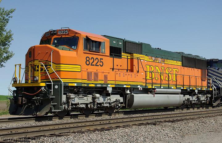 BNSF 8225 - SD75M.jpg